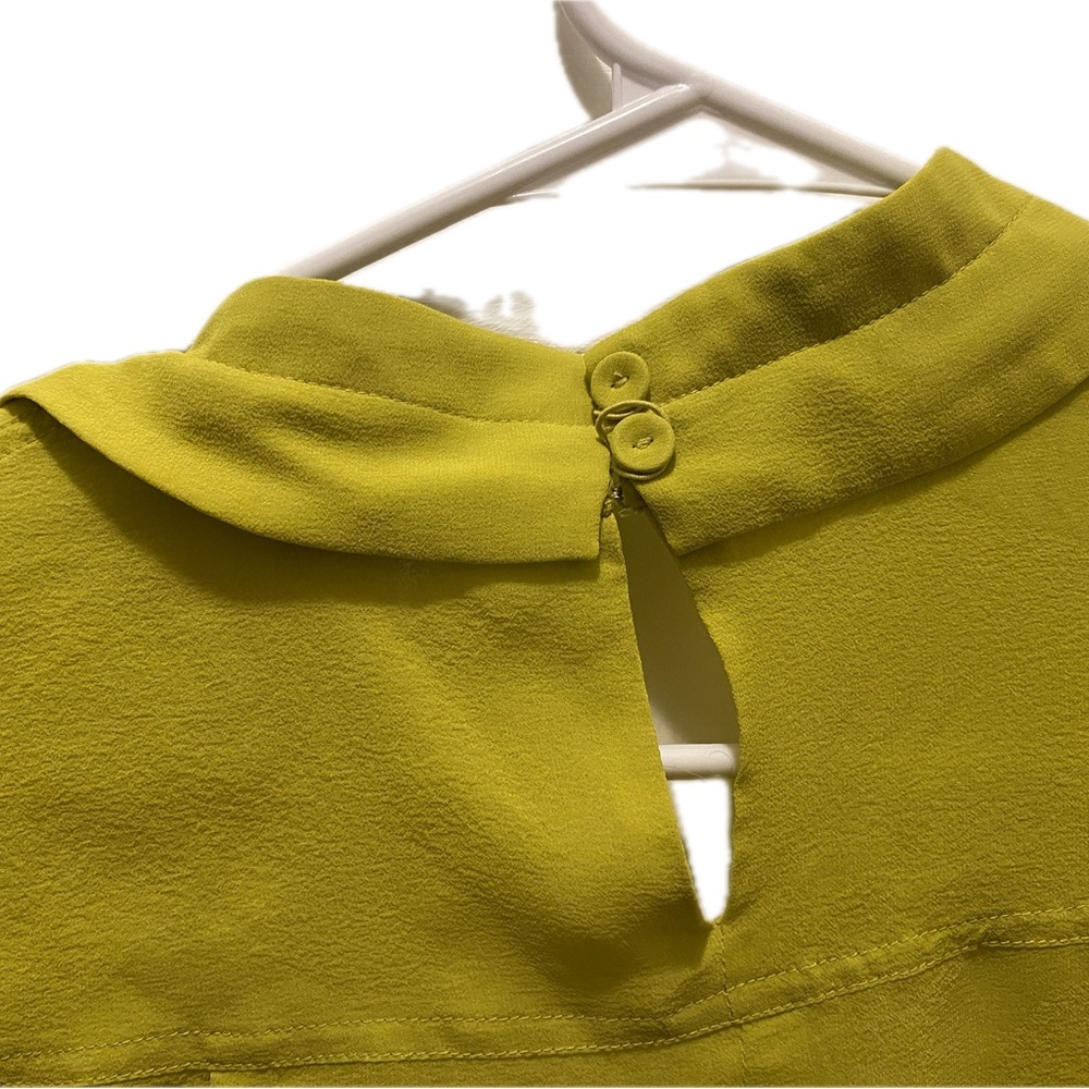 BCBGMaxAzria Vibrant 100% Silk Lemongrass Yellow V-Neck - Picture 3 of 14